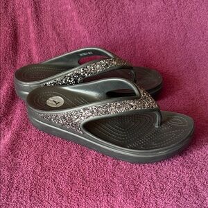 CROCS Black Glitter Platform Flip Sandals